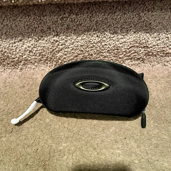 Oakley Spectrum Sunglasses New with turtle case & black carrying case! Gorgeous! - Picture 9 of 14